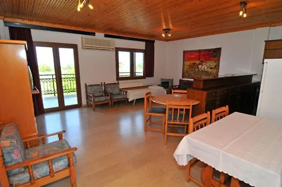 Coral Hotel 2*